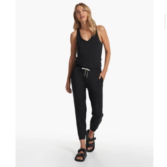Vuori Women's XL Lux Jumpsuit Black NWT Moisture Wicking Racerback Top Jogger - Picture 2 of 9